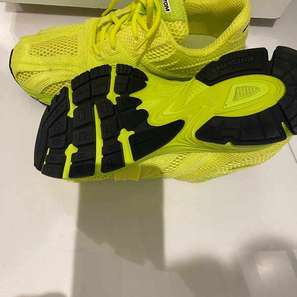 Balenciaga Phantom Low Top Sneakers - Picture 3 of 4